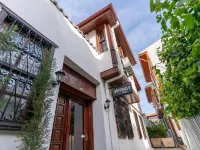 BÜTÜNOĞLU PANSİYON アンタルヤ時計塔周辺のホテル