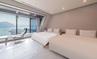 Lucas Hotel