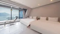 Lucas Hotel