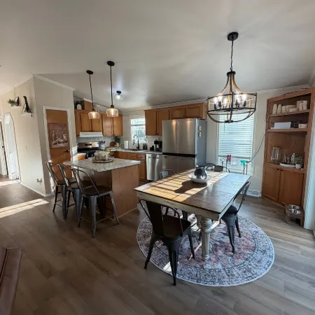 Stunning Pool House Between Lakewood and Mountain