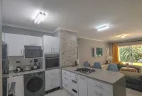 Coastal Chic in the Heart of Ballito  3-Bed Oasis - 2 ดาว