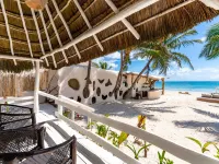 Hotel Qamar Lux Hotels near Ziggys