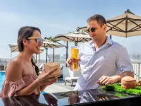 Novotel Dubai Gold District - bar
