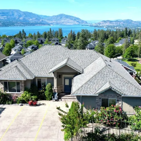 Legal Lakeview 2-bed 2-bath Entire Suite