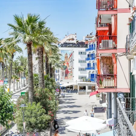 Newly Renovated Beachfront Apartment Ideally Located in Penelope