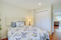 Westport Vacation Rental w/ Private Hot Tub! - Wifi
