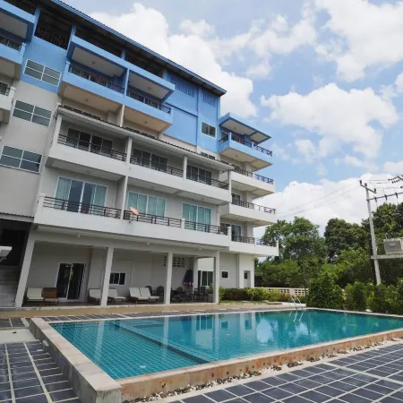 Sea Mountain Khanom Hotel