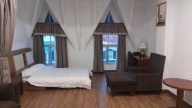 King's Pavilion Hotel