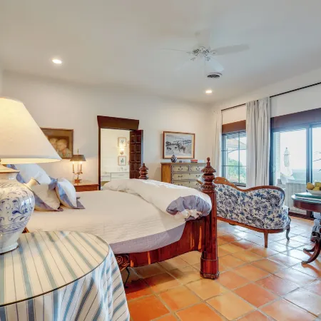 Stunning Views! Luxurious & Secluded Glen Rose Gem
