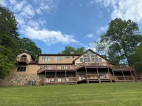 Deerfield Lakefront Home. Most expansive unobstructed view on all of Norris Lake - 4-stjärniga