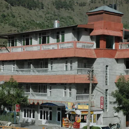 Hotel Amit - 5 Mins Drive to Airport