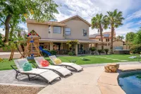 The Pickle Palm Pool Spa Pickleball Playset - Bungalow