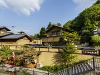 Bessho Onsen Kashiwaya Honten Hotels near Bessho Onsen