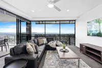 Circle on Cavill - Self Contained & Privately Managed Apartments - Wow Stay - Homestays