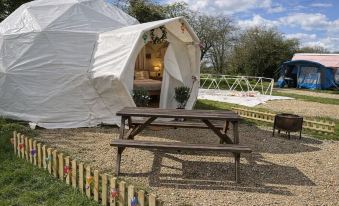 Pewsey Countryside Dome - Dog Friendly - Fire pit