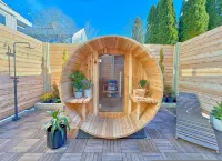 Modern 3BR Retreat Sauna Hot Tub Walk to Dining - 3-Star