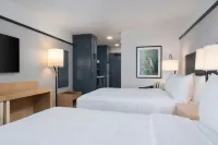 Denizen Hotel - parking