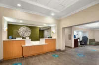 Fairfield Inn Toronto Oakville - parking