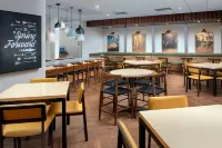 Fairfield Inn & Suites New Orleans Metairie - breakfast