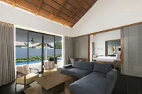 Hilton Hyderabad Genome Valley Resort & Spa - С баром