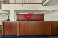 Red Roof Inn & Suites Cave City - Motels