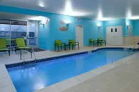 SpringHill Suites East Lansing University Area - С бассейном