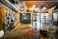 The Loom Hotel, Tapestry Collection by Hilton - parking