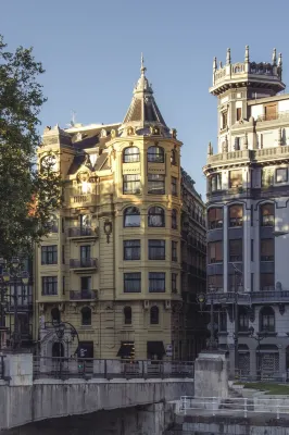 Hotel Tayko Bilbao - Parvekkeita