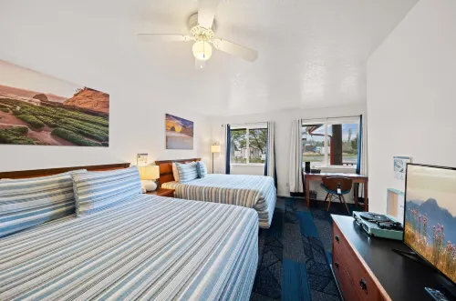 Surf & Sand Inn - parking