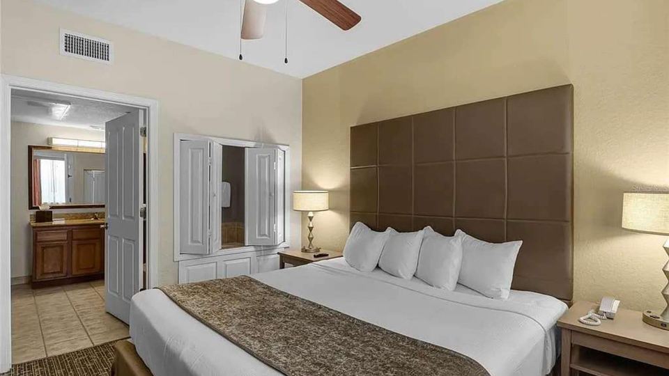 Stay Near Disney 2BR Pools Arcade