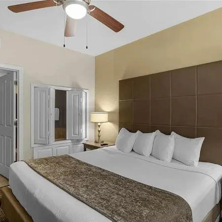 Stay Near Disney 2BR Pools Arcade