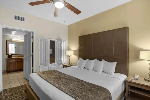 Stay Near Disney 2BR Pools Arcade - 3-Star
