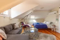 S.K.Y. Accommodations Family studios - 2-Star