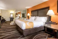Quality Inn Creekside - Downtown Gatlinburg - Mountain view