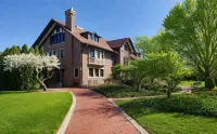 At Home in Oak Park - Apartments