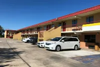 OYO Hotel Tulsa International Airport - parking