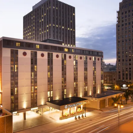 DoubleTree by Hilton Hotel Milwaukee Downtown