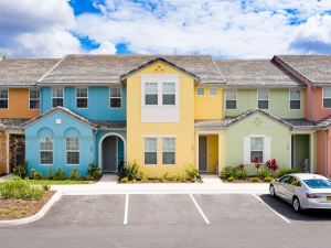 Luxury Townhome with Pvt Pool in Resort Near Disney by Redawning