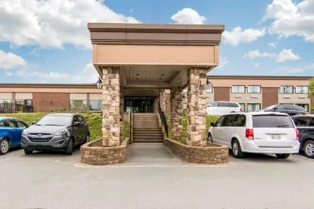 Hfx Airport Hotel Отели в г. Гофс