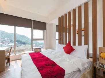 Jiufen Jiu Chong Ting Inn & Seaview B&B | In the Heart of Old Street | Night Tours