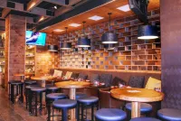 DoubleTree by Hilton Reading - bar