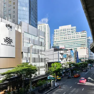 Sukhumvit Suites Hotel Отели рядом с достопримечательностью «Торговый центр Terminal 21»