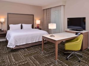 Hampton Inn & Suites Dallas Market Center