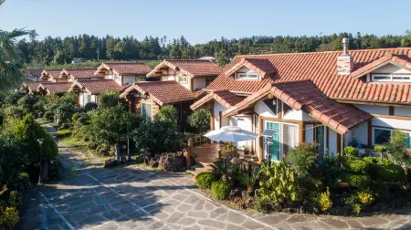 Jeju Jungmun Westie House Pension Отели рядом с достопримечательностью «Bonte Museum»