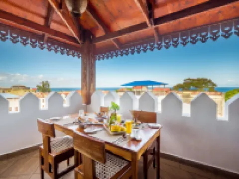 Spice Tree by Turaco