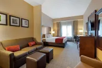 Comfort Suites Anchorage International Airport Hotel in zona Point Woronzof