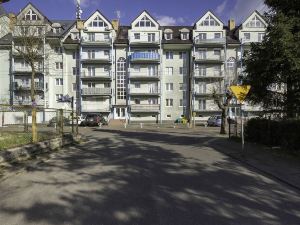 Sklodowskiej-Curie Apartments by Renters