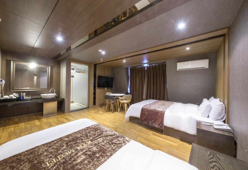 3. XYM디자인모텔..