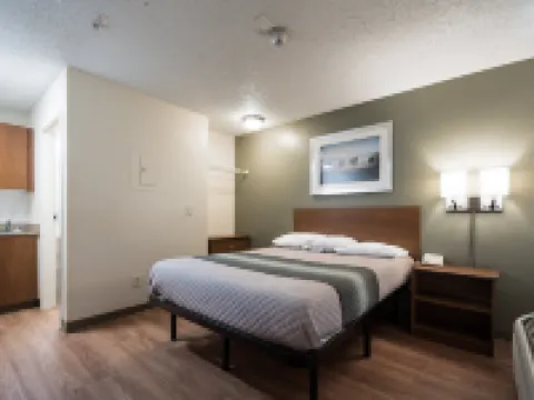 HomeTowne Studios Seattle - Kent/ des Moines Hotels in Kent