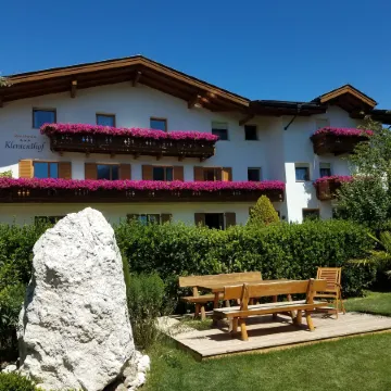 Beautiful Residence Klementhof with Garden and a Seasonal Outdoor Pool